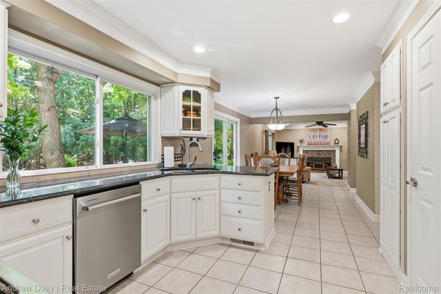 21649 Shadybrook Drive, Novi, MI 48375