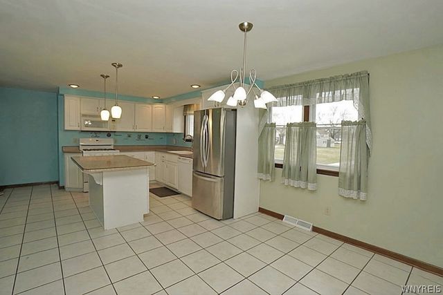 2974 Walck Drive, Wheatfield, NY 14120