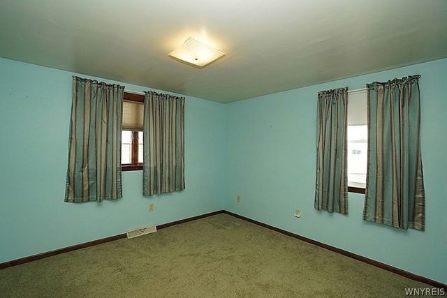 2974 Walck Drive, Wheatfield, NY 14120