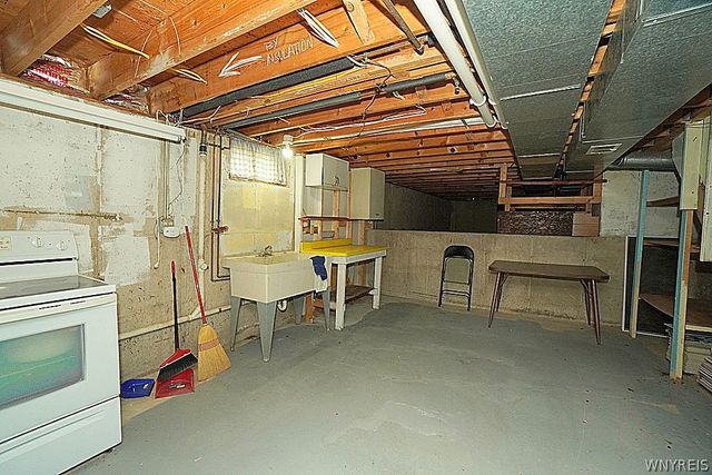 2974 Walck Drive, Wheatfield, NY 14120