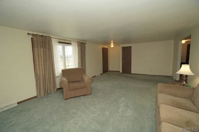 2974 Walck Drive, Wheatfield, NY 14120