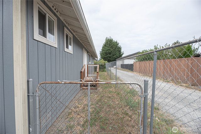 1022 SW 151st Street, Burien, WA 98166