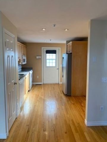 17 Bradford St 2, Plymouth, MA 02360