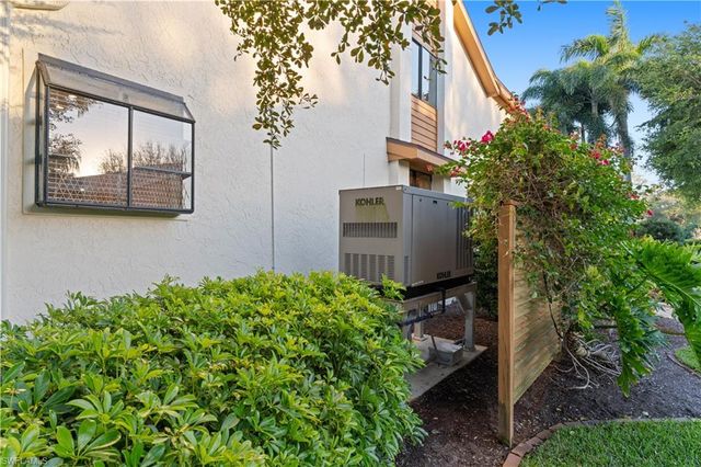 12423 McGregor Woods CIR, Fort Myers, FL 33908