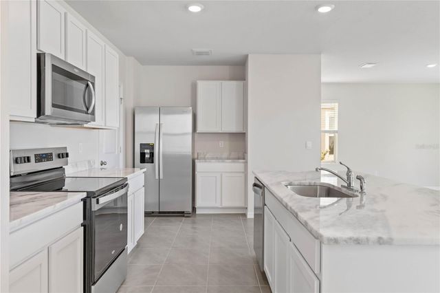 3394 HILLTOP CIRCLE, Bradenton, FL 34211