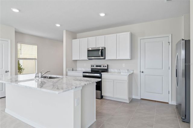 3394 HILLTOP CIRCLE, Bradenton, FL 34211
