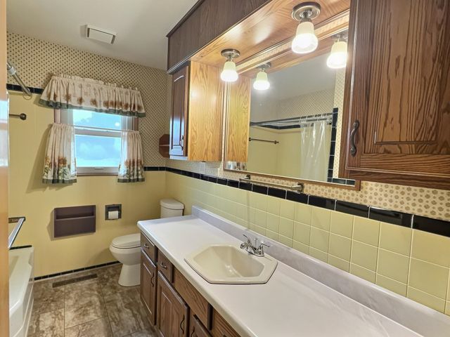 1501 W Lotus, Wichita, KS 67213