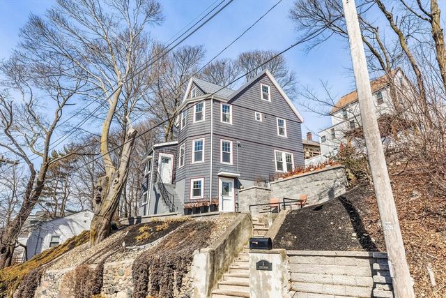 2 Deane Ave A, Winthrop, MA 02152