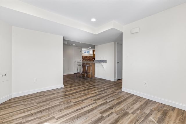 2 Deane Ave A, Winthrop, MA 02152