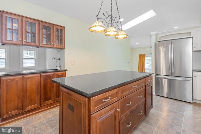 103 W HIGH ST, Shepherdstown, WV 25443