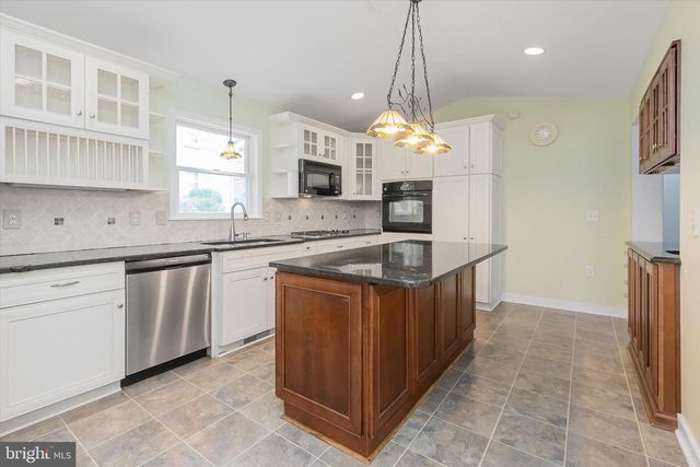 103 W HIGH ST, Shepherdstown, WV 25443