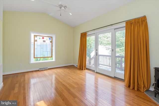 103 W HIGH ST, Shepherdstown, WV 25443