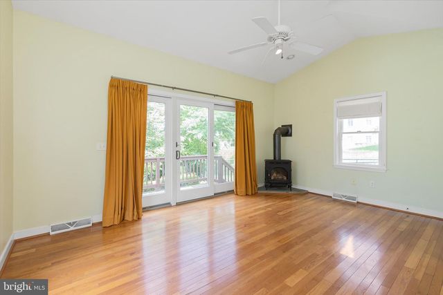 103 W HIGH ST, Shepherdstown, WV 25443