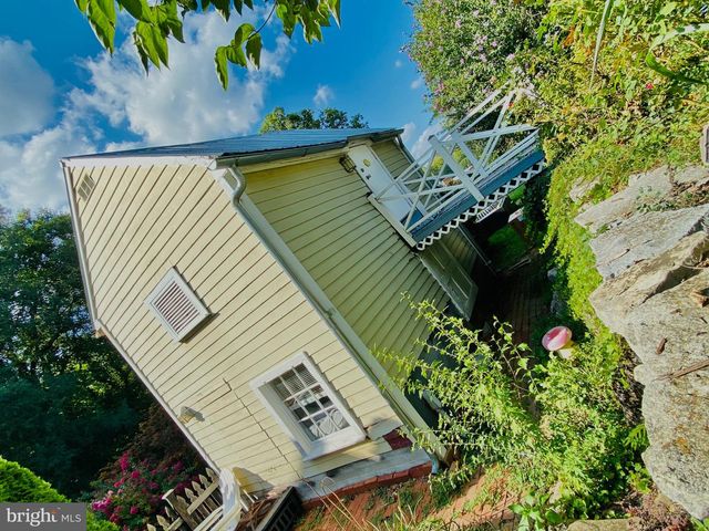 103 W HIGH ST, Shepherdstown, WV 25443