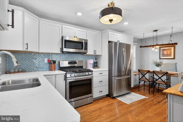77 HILLSIDE CIR, Camp Hill, PA 17011