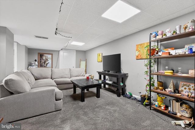 77 HILLSIDE CIR, Camp Hill, PA 17011