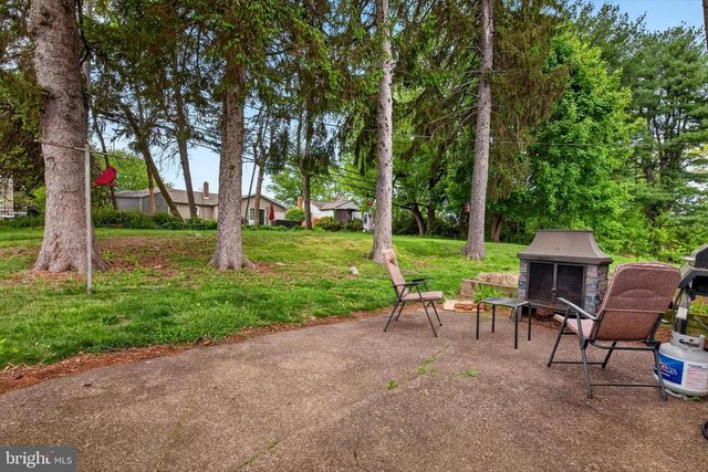 77 HILLSIDE CIR, Camp Hill, PA 17011