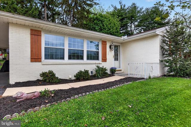 77 HILLSIDE CIR, Camp Hill, PA 17011