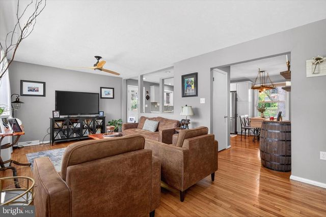 77 HILLSIDE CIR, Camp Hill, PA 17011