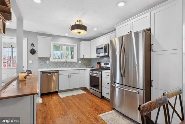 77 HILLSIDE CIR, Camp Hill, PA 17011