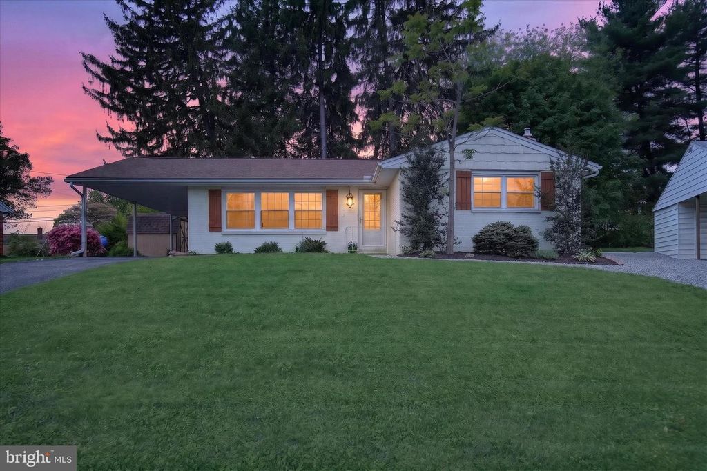 77 HILLSIDE CIR, Camp Hill, PA 17011