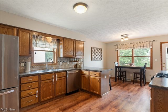 835 Johnny K Boulevard, Hubbard, OH 44425