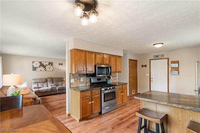 835 Johnny K Boulevard, Hubbard, OH 44425