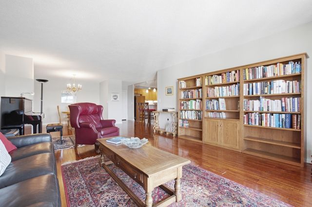 151 Coolidge Ave 712, Watertown, MA 02472