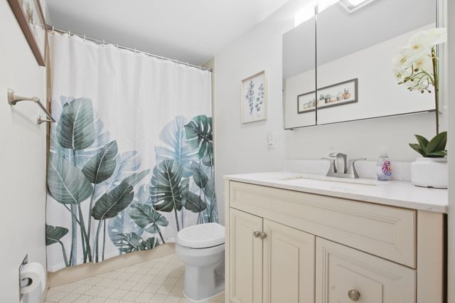 151 Coolidge Ave 712, Watertown, MA 02472