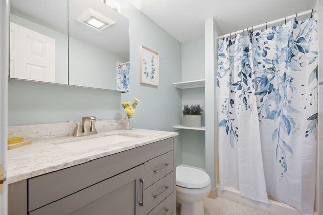 151 Coolidge Ave 712, Watertown, MA 02472