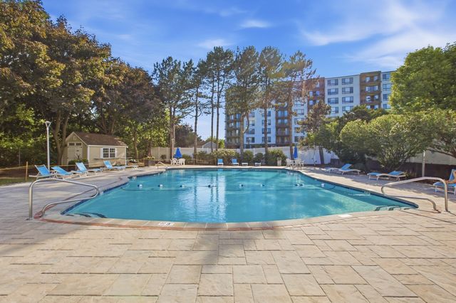 151 Coolidge Ave 712, Watertown, MA 02472