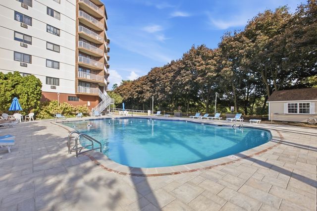 151 Coolidge Ave 712, Watertown, MA 02472