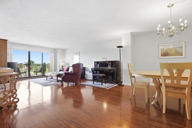 151 Coolidge Ave 712, Watertown, MA 02472