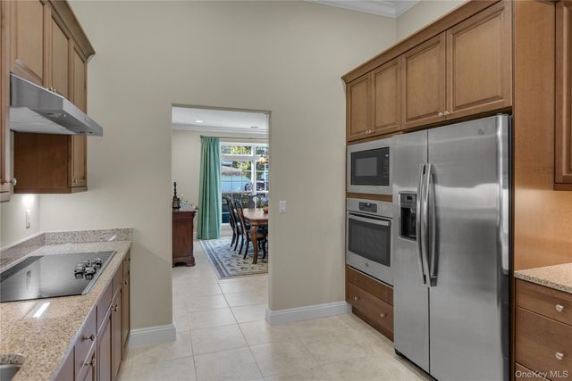 39 Hamlet Woods Drive, Saint James, NY 11780