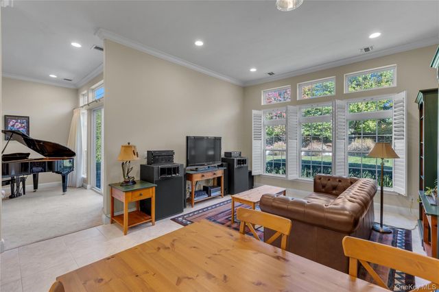 39 Hamlet Woods Drive, Saint James, NY 11780