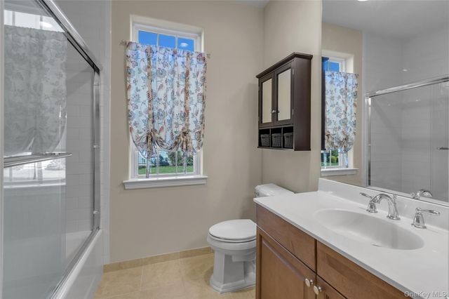 39 Hamlet Woods Drive, Saint James, NY 11780