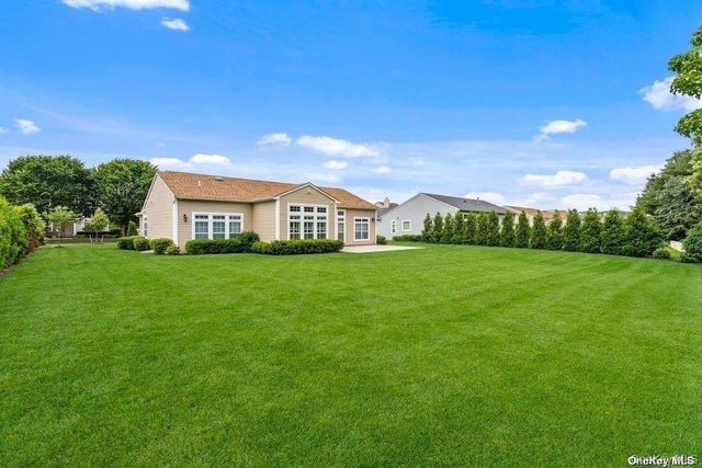 39 Hamlet Woods Drive, Saint James, NY 11780