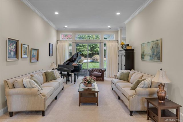 39 Hamlet Woods Drive, Saint James, NY 11780