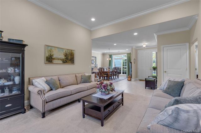 39 Hamlet Woods Drive, Saint James, NY 11780