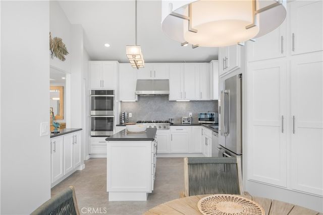 15 N Vista De Catalina, Laguna Beach, CA 92651