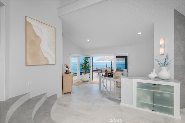 15 N Vista De Catalina, Laguna Beach, CA 92651