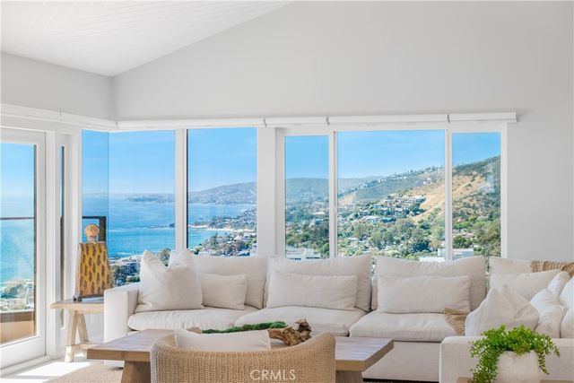 15 N Vista De Catalina, Laguna Beach, CA 92651