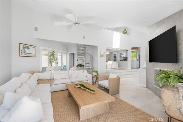 15 N Vista De Catalina, Laguna Beach, CA 92651
