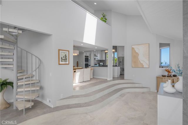 15 N Vista De Catalina, Laguna Beach, CA 92651