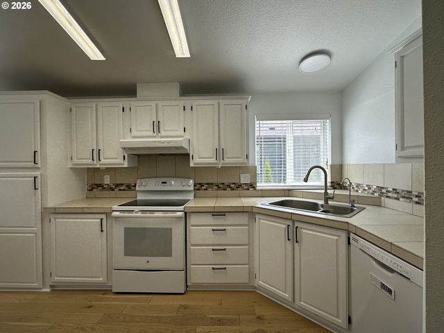 7617 Ne 54TH St, Vancouver, WA 98662