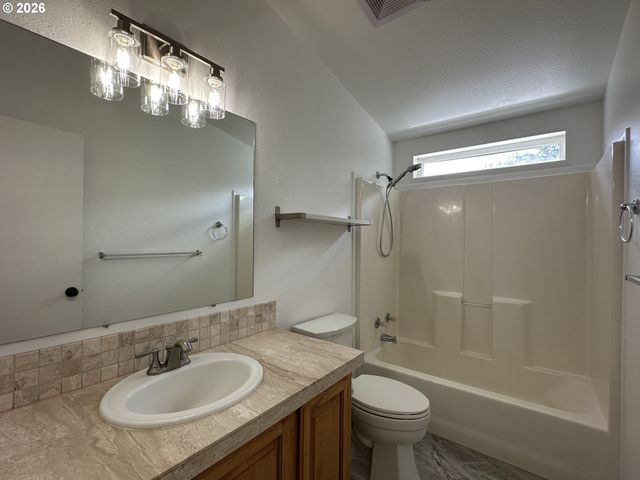 7617 Ne 54TH St, Vancouver, WA 98662