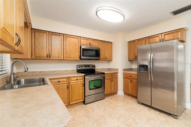 18 WILDWOOD DRIVE, Edgewater, FL 32132