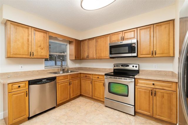 18 WILDWOOD DRIVE, Edgewater, FL 32132