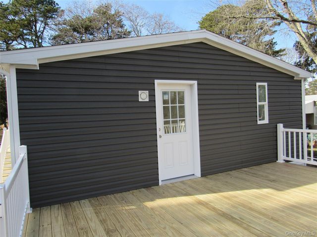 525 57 Riverleigh Avenue 57, Riverhead, NY 11901