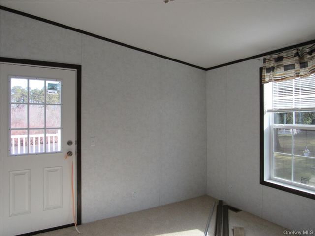 525 57 Riverleigh Avenue 57, Riverhead, NY 11901